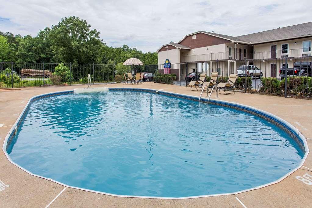 Econo Lodge Forest City Exterior photo