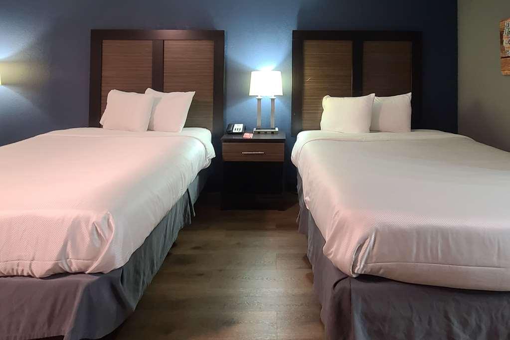 Econo Lodge Forest City Room photo