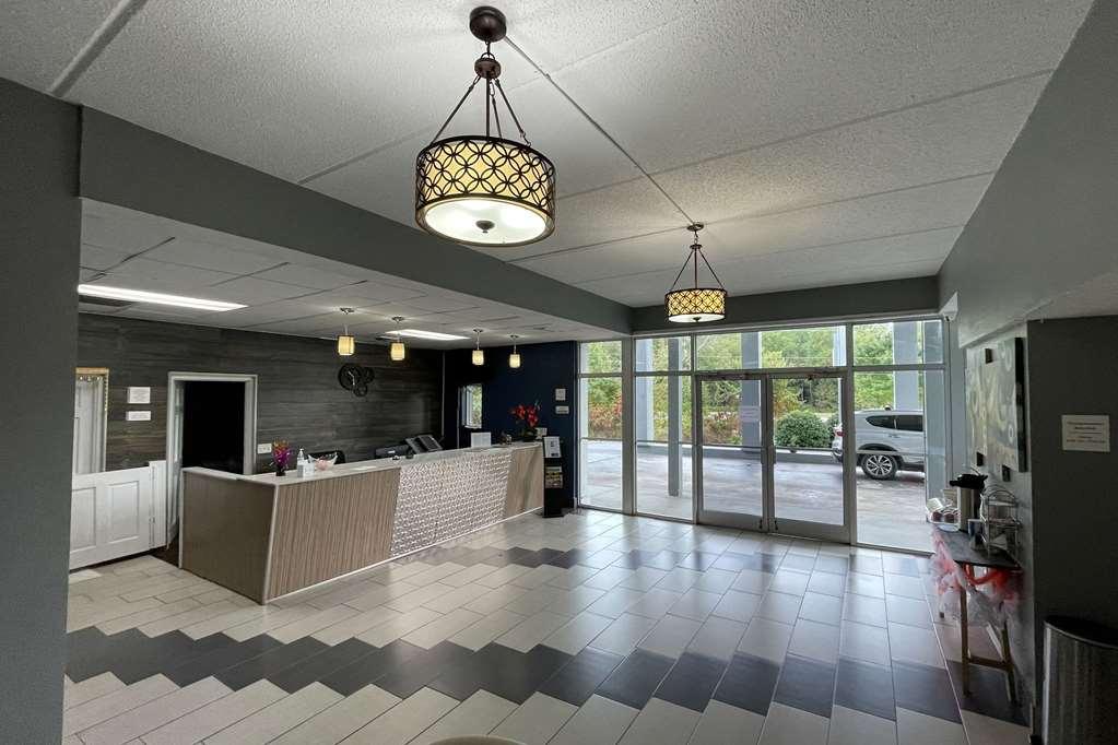 Econo Lodge Forest City Interior photo